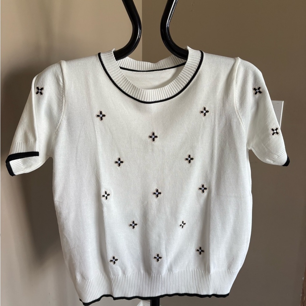 SHEIN Black and White Knit Top